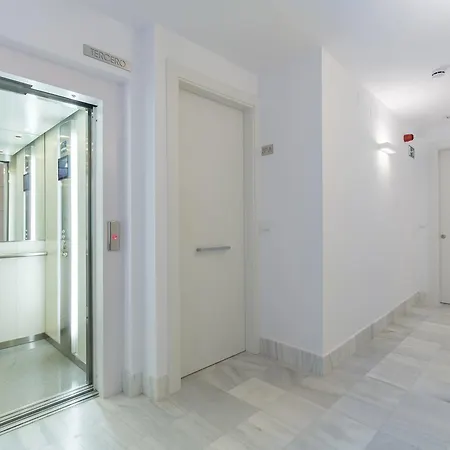 Shine Alcaiceria 4* Гранада